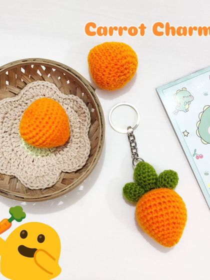 A cute and simple carrot charm keychain, perfect for a touch of whimsy.