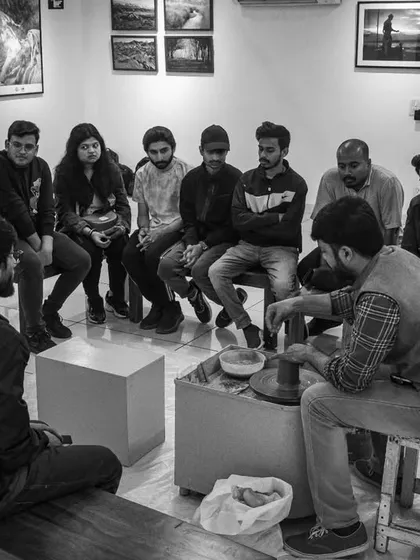 A demonstration for students from the IIP Foundation. The studio was filled with curiosity and creative energy. It's a great setting for learning.