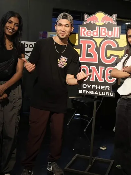 A duplicate photo of our team with Red Bull All-Star Ronnie.