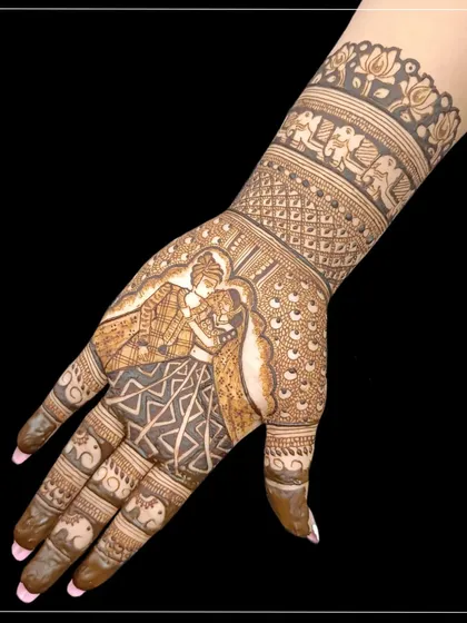 This is the kind of detailed bridal figure work you can learn to create. This piece shows a traditional varmala ceremony, a key skill covered in my advanced module.