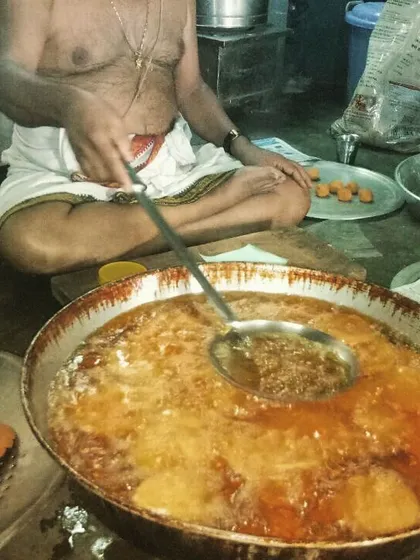 Our chefs are masters of their craft, with decades of experience in preparing sweets for thousands of people.