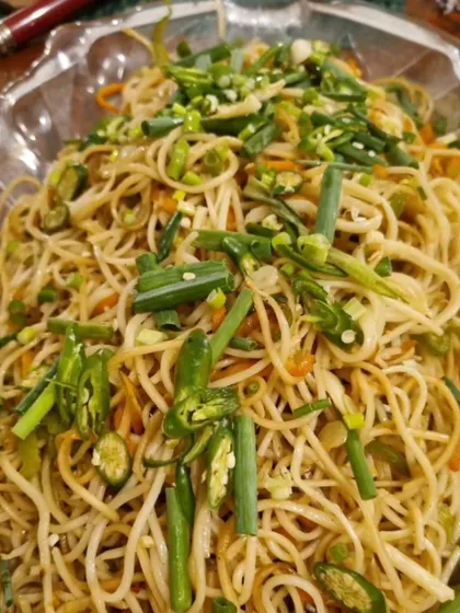 Our Sichuan Pepper Noodles are tossed with fresh vegetables like carrots and spring onions, offering a perfect balance of spice and flavour. A simple yet satisfying dish for any meal.