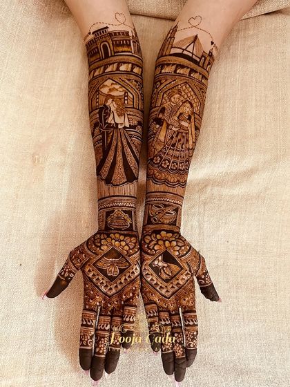 A custom design for my NRI bride from San Francisco. It features the Mumbai and Pune skylines, and the Golden Gate Bridge where she was proposed to, telling her unique love story.