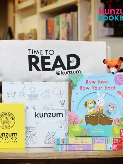 Ignite a love for reading with this magical book box, filled with fun rhymes and interactive stories for the adorable little reader in your life.