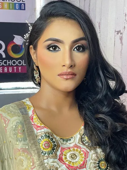 This dewy base makeup look is perfect for clients who want a fresh, glowing appearance. You will learn the techniques to achieve this radiant finish.
