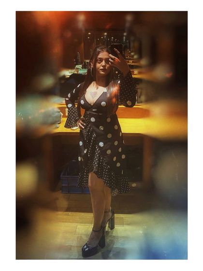 The same retro look, but in color. I love how the lighting gives this selfie a dreamy, vintage feel.