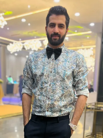 Ready to perform at a beautiful indoor venue. Whether it's an anniversary, a birthday, or a corporate milestone, I'm here to make it memorable with music.