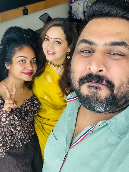 A day to remember. Working with the talented Bhavana Menon was pure magic, and I was thrilled to drape her in this bright yellow saree.