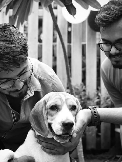 Another angle of this heartwarming moment. The affection and care are so clear to see.