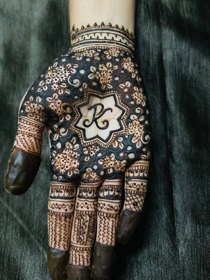 Khushi Jain - Professional Mehendi Artistry Timeless Bridal Elegance photo 20