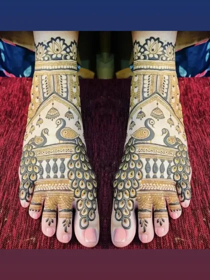 Your feet deserve just as much love. This is one of my signature peacock designs for bridal feet, where the two feet come together to form a complete, symmetrical pattern. The intricate feather details are a testament to fine-line work.