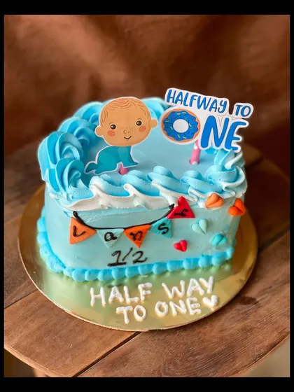 A "Halfway to One" cake for a 6-month celebration. This is a great way to mark those precious early milestones.