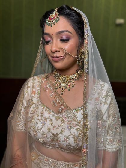 Modern Pastel & White Bridal Looks photo 16