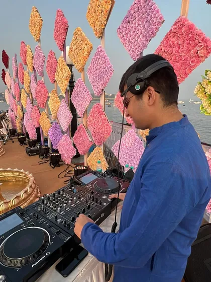 Kicking off the new year by playing the first wedding of the season, right by the sea in Mumbai.