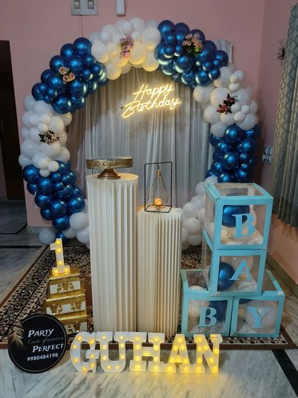 Modern Balloon Ring Decor photo 3