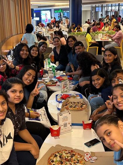 An evening well spent with a bunch of beautiful souls. After a dance session, there's nothing better than sharing a pizza and some laughs.