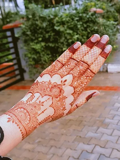 The final look of the Eid henna stain. It's ready for the festivities!