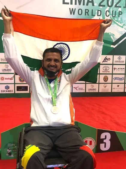 True strength knows no barriers. We celebrate our para-shooter Sriharsha Devaraddi, holding the Indian flag high after his medal-winning performance at the LIMA 2021 World Cup.