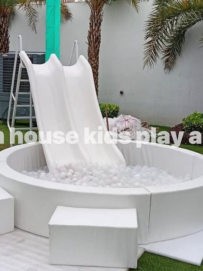 Chic All-White Setups photo 11