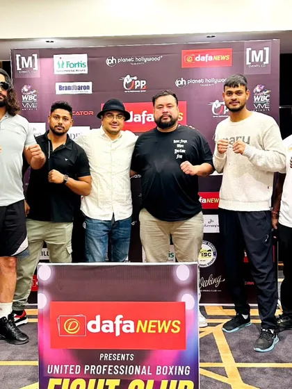 A group photo with other members of the boxing fraternity at the Mumbai event.