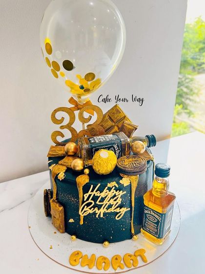 A black beauty. This Jack Daniel's themed cake is perfect for a whiskey lover's 39th birthday.