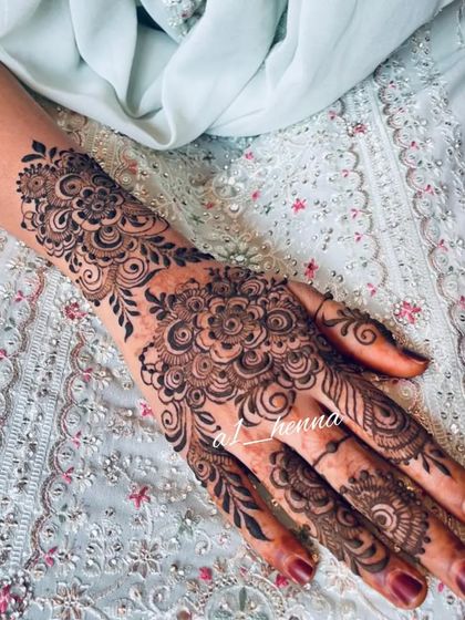 Another view of the beautiful Eid henna.