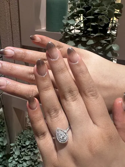 This chrome ombré set is perfect for a client who wants something unique yet elegant. The pear-shaped diamond ring is a perfect match!