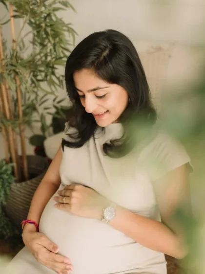 Another beautiful portrait of the mom-to-be. The focus is on fresh, dewy skin and a happy, relaxed vibe.