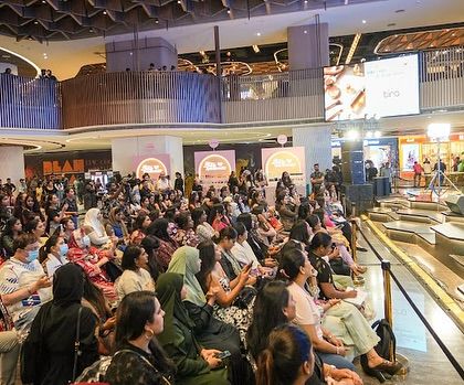 The packed audience at my Bengaluru Masterclass. The energy of so many aspiring artists in one room is truly electric.