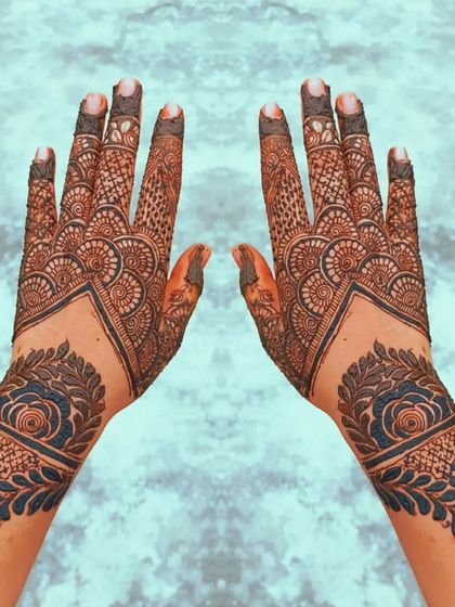 A symmetrical view of the bold cuff design, perfect for a powerful and modern look.