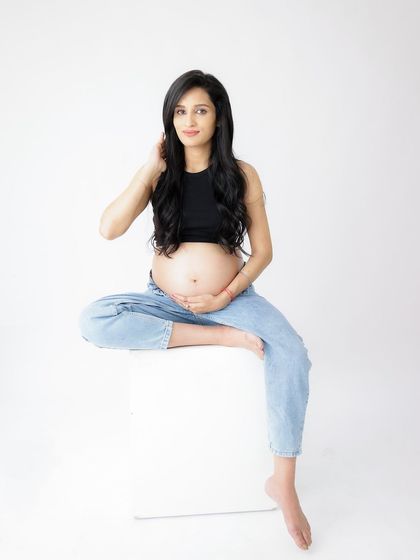 Solo Radiance: Portraits of the Mother-to-Be photo 208