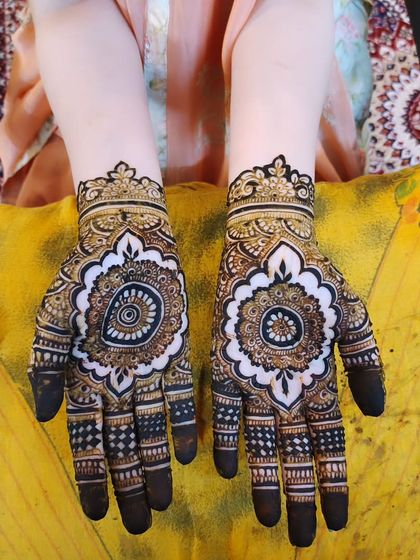 Hajira Mehendi Artist - Mehndi Artist Services Modern & Minimalist Designs photo 36