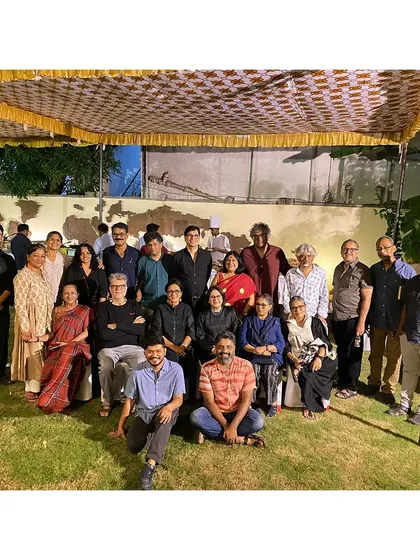 A group photo of the artists and friends gathered to celebrate Gulammohammed Sheikh.