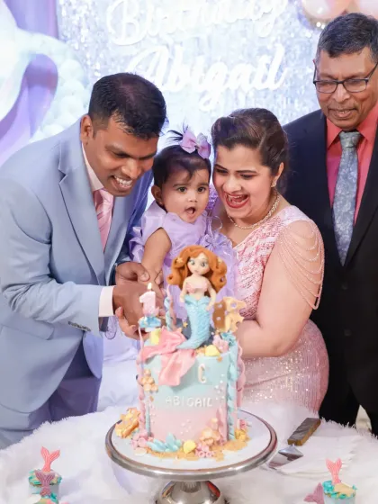 This is why I do what I do. A precious photo from the client, showing the family cutting the mermaid cake together. The joy on their faces is the sweetest reward for all my hard work.