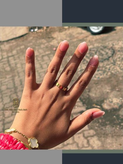 Simple, chic, and effortlessly elegant. Sometimes a clean, natural-looking BIAB overlay is all you need.