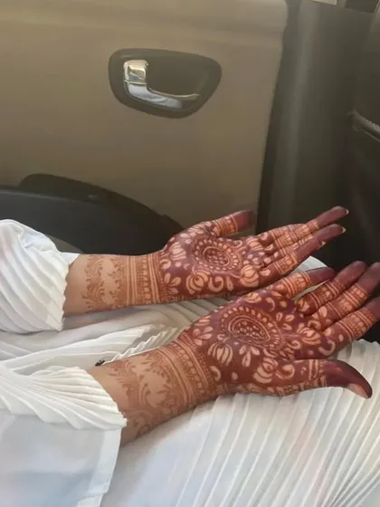 My henna cones are perfect for any occasion, not just for brides. This is a simple, elegant party design done for a client, and you can see the lovely dark stain she got, even in the natural light of the car.