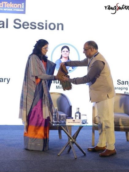 We are delighted that our handcrafted Wullar Collection stoles were chosen to felicitate esteemed dignitaries at a recent event, showcasing the value of handcrafted excellence in modern India.