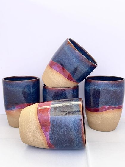 A full set of five Celestial Dunes grip mugs, perfect for a family or for entertaining guests.