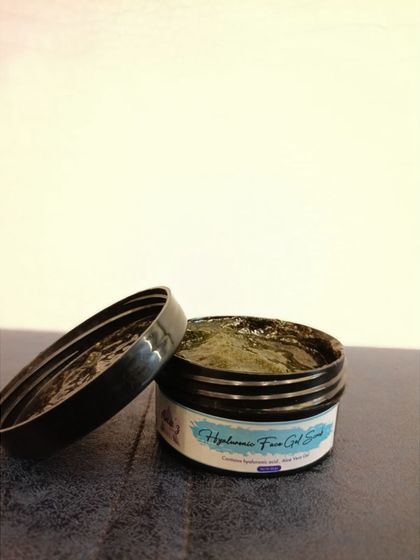 My Hyaluronic Face Gel Scrub gently exfoliates to give you a brighter skin tone, reduce dark spots, and remove suntan while hydrating your skin.