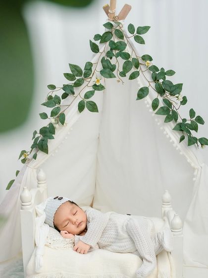 Pure & Simple: Newborn Portraits photo 12