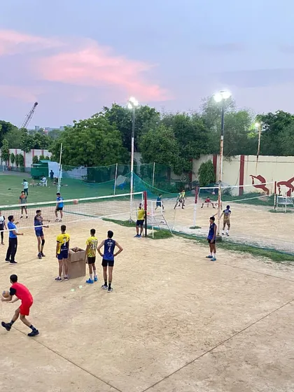 The grind doesn't stop when the sun goes down. Our floodlit sand courts are where our players put in the extra hours, perfecting their skills in a professional training environment.