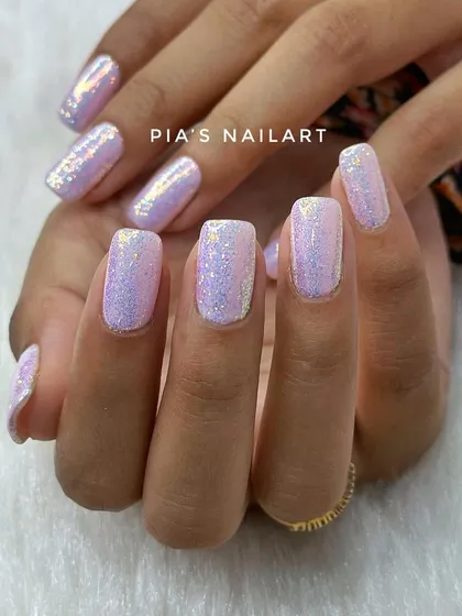 A close-up of the glitter chrome effect, showing off its incredible sparkle and shine.