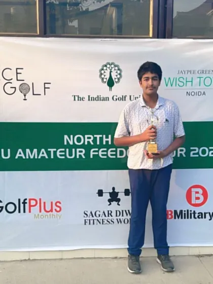 Bhavesh Nirwan with his Winner’s trophy from the Super League Finale 2 - IGU Amateur Feeder Tour.