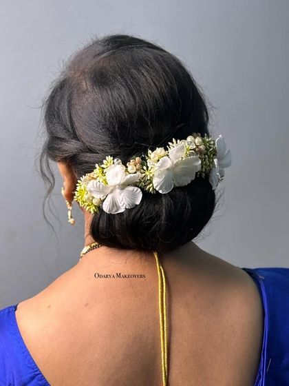 Expert Hairstyling: Braids, Buns & Waves photo 13