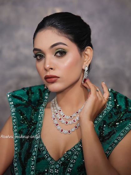Learn with Roshni: Makeup Academy photo 13