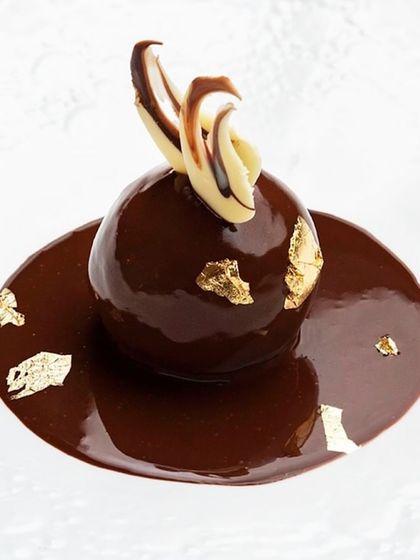 Our old monk rum ball is a dessert with a story. The dark Indian rum gives it a unique caramel flavour, creating a tinge of nostalgia that keeps our guests coming back for more.