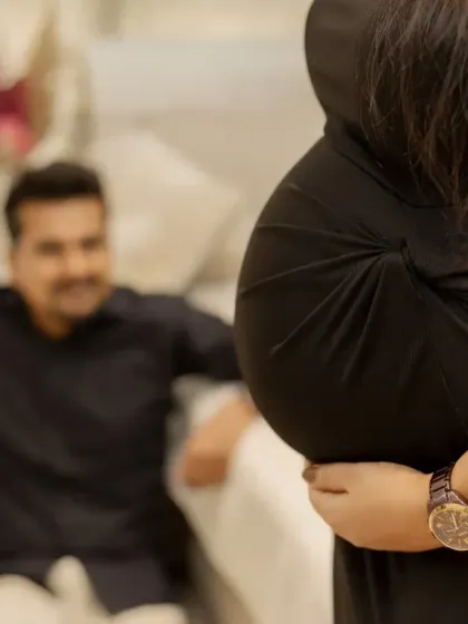 Another artistic shot that puts the focus on the bump. It’s a beautiful way to symbolize that the baby is at the center of your world.