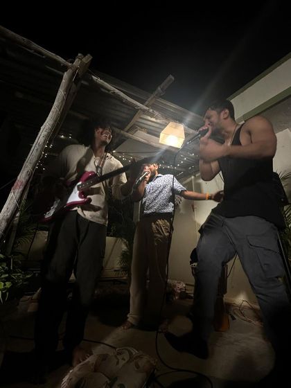 Another look at a live collaboration, showing how I interact with other musicians on stage. Learning to beatbox can open up a new world of musical improvisation.