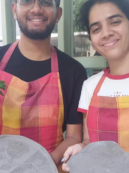 This couple did such a fantastic job during their workshop, creating intricately carved plates. It's always heartwarming to see people working together and encouraging each other's creativity. They left with beautiful pieces and, I hope, a wonderful memory.