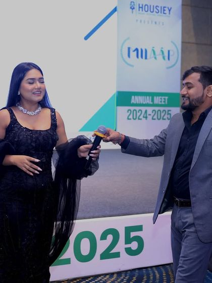 Interacting with an audience member at the Housiey gala. Getting off the stage and into the crowd is one of my favorite ways to make everyone feel part of the show.